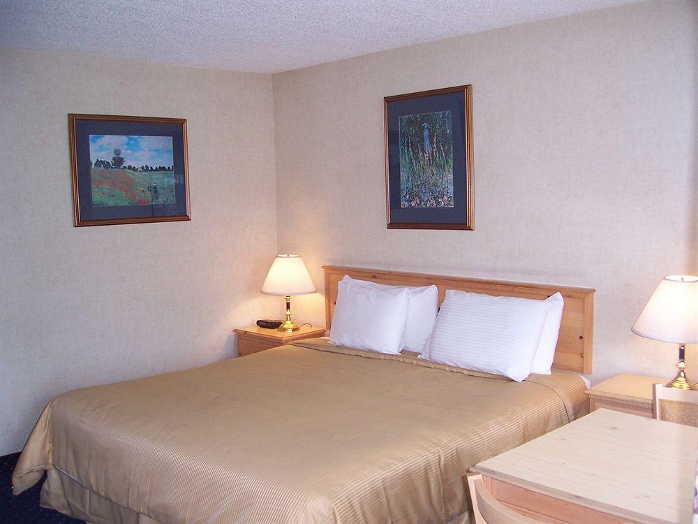 Econo Lodge Inn & Suites Central Medford Exterior foto