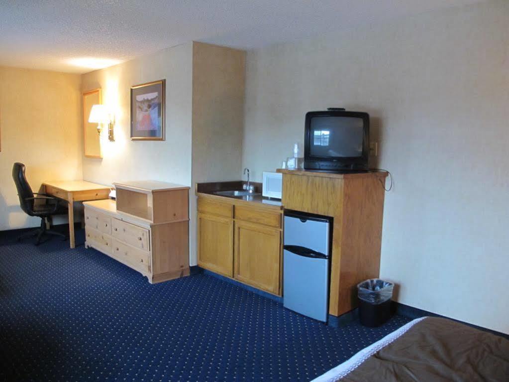 Econo Lodge Inn & Suites Central Medford Exterior foto